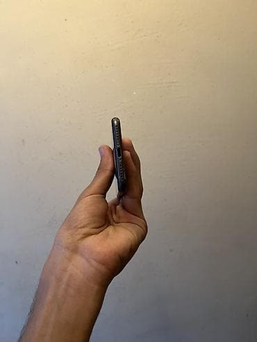 iphone 14 pro max dublikat: IPhone 8, Qara, Barmaq izi — 3