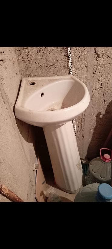 Keramik ayaqlı hamam/qonaq sanitar qovşağı üçün əlüzyuyan lavabosu -