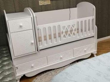 Oğlan və qız üçün, Dördbucaq, Beşik, Dəstsiz, Matras ilə, Yellənmə mexanizm ilə