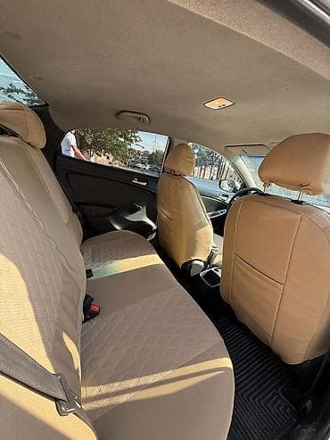 mersedes b klass: Hyundai Accent: 1.4 l | 2012 il Sedan — 7