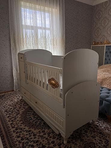 Usaq carpayisi.Matrasi var.Yellenir.Unvan Mastaga.Qiymeti 60man — 2