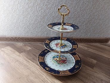 Tort və şiriniyyat qabı, rəng - Qızılı