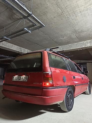 Opel Astra: 1.6 l | 1996 il 271000 km Universal — 5