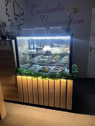 Оборудование для производства: Soyuduculu vitrindən ibarət şirniyyat vitrin kioskası - Şüşə vitrin — 2