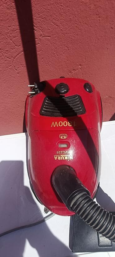 Nikkura AVC225 tozsoran - Güc: 1800 W - Rəng: qırmızı - Tip: torbalı
