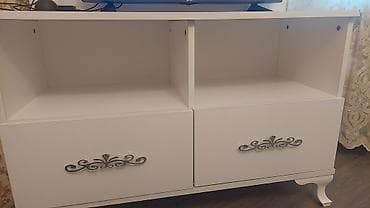 ev mebeleri: Düz TV altlığı, Polkalı, Laminat — 4