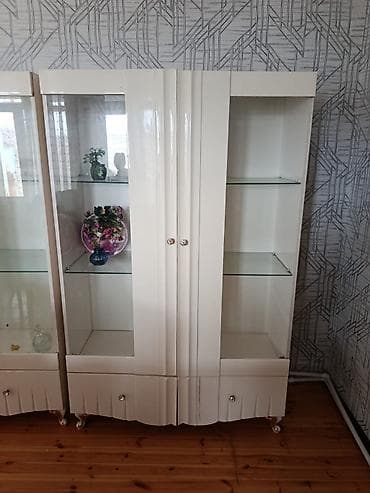 karandaş seti: Mebel dəsti – vitrin dolabları və TV tumbası - Rəng: krem/ivory — 3