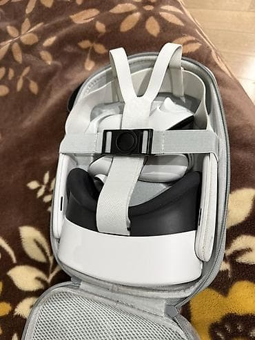 oculus quest: Meta quest 3s.Hecbir problem veya qiriq ciziq qetiyyen yoxdur.Sumkasi — 4