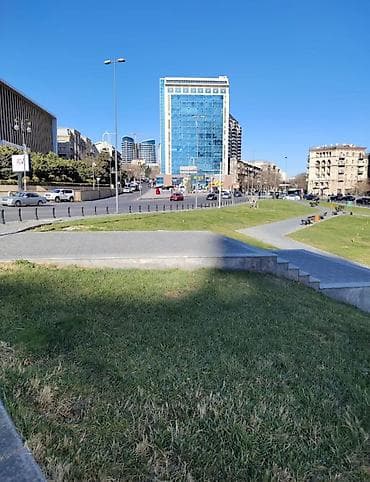 Həyət evləri və villalar: Gunorta saatlarinda elaqe saxlayin. Yalnız Xanımlara verilir mənzil🔹 — 8