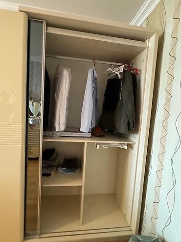 Выключатели: Новый, Шкаф-вешалка — 2