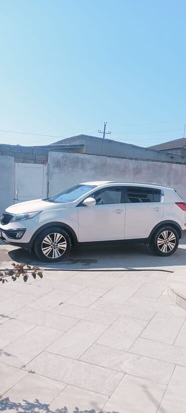 Kia Sportage: 2 l | 2015 il Krossover