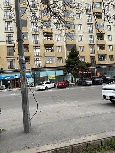 Binəgədı rayonu Azadlıg metrosunun yaxınlıgında Süleyman Sani Axundov