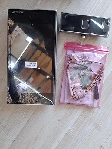 Hikvision akses‑nəzarət və terminallı üz/fingerprint oxuyucu qurğu