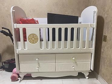 Oğlan və qız üçün, Dördbucaq, Beşik, Dəstsiz, Matrassız, Yellənmə mexanizm ilə