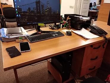 Ofis masaları: İşlənmiş, İşçi üçün, Dördbucaq masa — 3