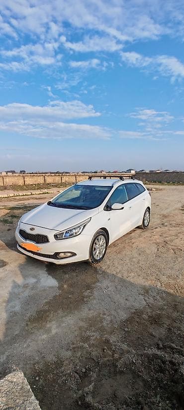 Kia Ceed: 1.4 l | 2013 il Universal