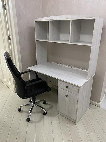 boz laminat: Düz masa, Polkalı, Siyirməli, Teksturalı laminat — 1