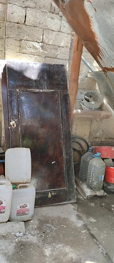 a3 vərəqi: Taxta giriş/otaq qapısı - Material: tam taxta (masiv), tünd qəhvəyi — 2