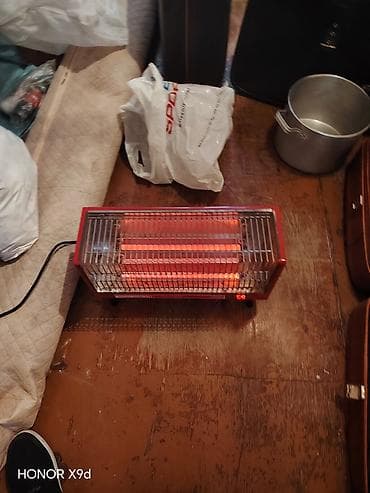 Elektrikli kvartslı isitici - Kompakt stolüstü dizayn, qırmızı korpus
