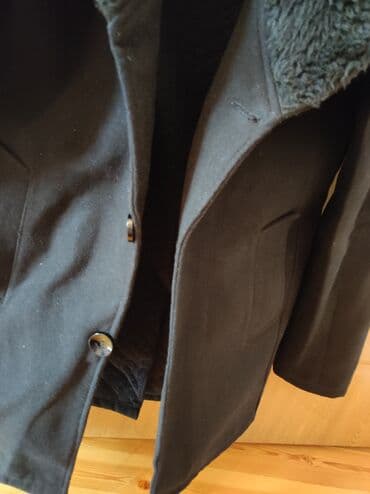 пальто зимнее: S-M razmer Oğlan ucun sade palto. 4 gün xaricde geynilibdi. Satiram 40 — 5