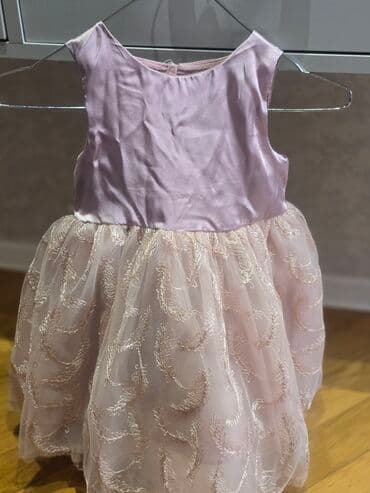 tiqrovu donlar: Uşaq üçün bayramlıq paltar. 3 yaşa uygundur. marka geyimdir. 110 azn — 1