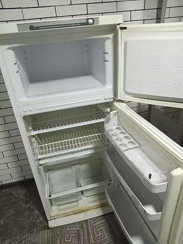 ventilyator satilir: Indesit iki kameralı soyuducu - Üstdə dondurucu bölmə, altda soyutma — 2
