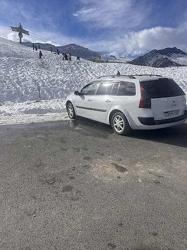 Nəqliyyat: Renault Mégane II Grandtour (universal), ağ rəngli. Qiymede endirim — 4