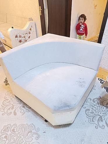 parca: Gorunduyu kimidir divanin ortasindan cixarmisam yuduzdurub islede — 1