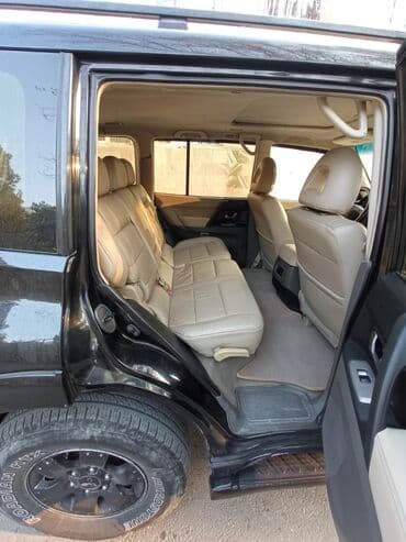 almaniya maşın satışı: Mitsubishi Pajero (4x4) – qara rəngdə, tam ölçülü SUV Xüsusiyyətlər — 8