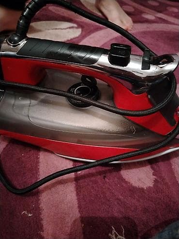 Buxarlı ütü - Rəng: qırmızı/gümüşü korpus, şəffaf su çəni -