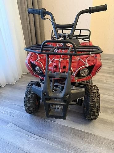 Uşaq dördtəkərli elektrik kvadrosiklet - Dizayn: Qırmızı “hörümçək