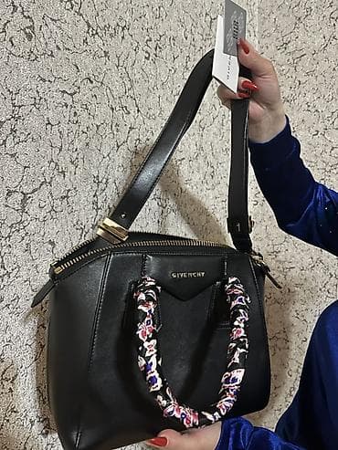 iran peci susesi: Givenchy çanta - Model: Antigona stilində, strukturlaşdırılmış forma — 4