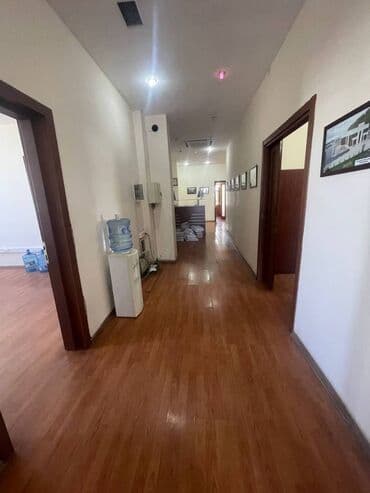 kirayə ofislər: Nərimanov metrosuna yaxın yol kənarı bizness mərkəzinə yaxın ümumi — 6