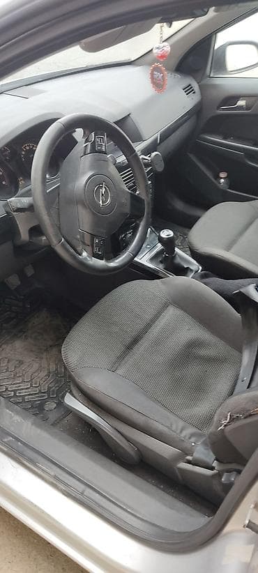 mercedes yan guzgu: Opel Astra: 1.3 l | 2006 il 272000 km Universal — 4
