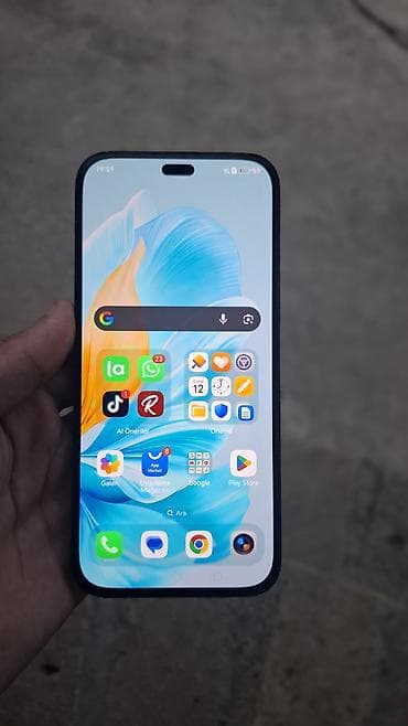hoffman firmasi haranindi: Smartfon – üçlü arxa kamera moduluna sahib, tam ekranlı ön panel ilə — 2