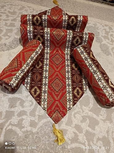 Masa örtüyü 10 AZN amma yastıq biri 5 azn Milli naxışlı masa örtüyü