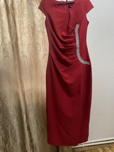 вечерние бордовые платья: Qırmızı zərif ziyafət donu - Model: midi uzunluq, bədənə oturan kəsim — 7