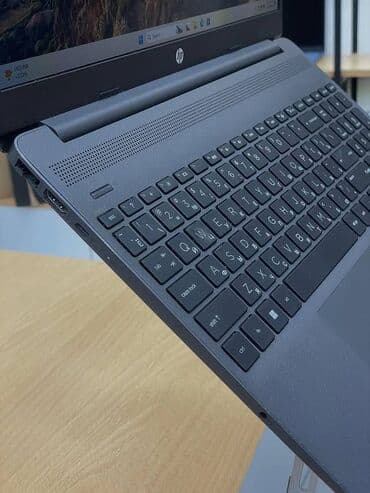 notebook hp: HP noutbuk - Ekran: 15.6" (mat, dar çərçivəli), HD/Full HD sinfi - — 2