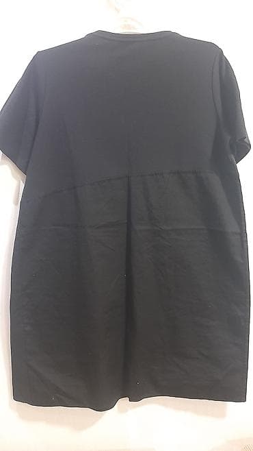 dsx forması: Qadın qara t-shirt/tunika - Rəng: tam qara - Kəsim: rahat, düz — 2