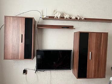 Düz TV altlığı, Polkalı, Laminat