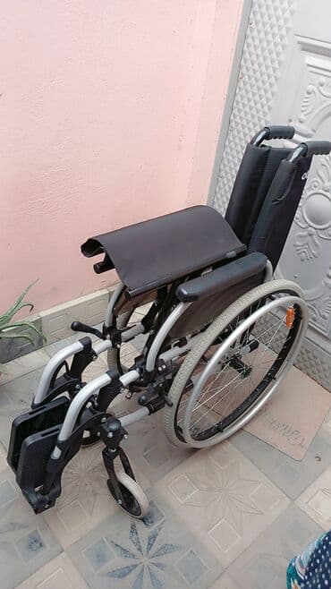 Tibbi geyim: Ottobock əlil arabası - Brend: Ottobock - Tip: Manual (ələ çevrilən) — 2