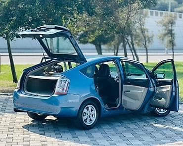 spoyler prius: Toyota Prius (2-ci nəsil) hibrid hetçbek - Hibrid güc qurğusu: benzin — 6