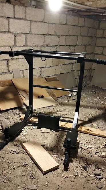 Çoxfunksiyalı məşq dəzgahı – turnik, paralel qollar və pres üçün dayaq