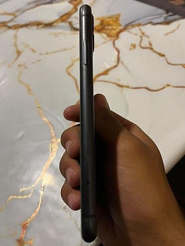 ipone 7 plus: IPhone 11, 64 GB, Qara, Face ID — 2