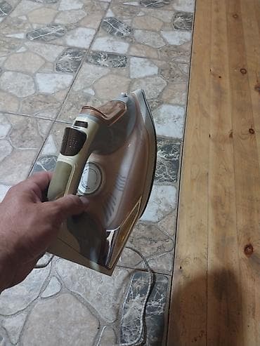 BOSCH buxarlı ütü Xüsusiyyətlər: - Keramik örtüklü altlıq –