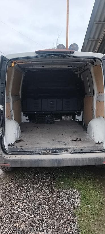 bentley flying spur 6 w12: Mercedes-Benz Vito yükfurqonu - Korpus: ağ rəngli, sürgülü yan qapı — 2