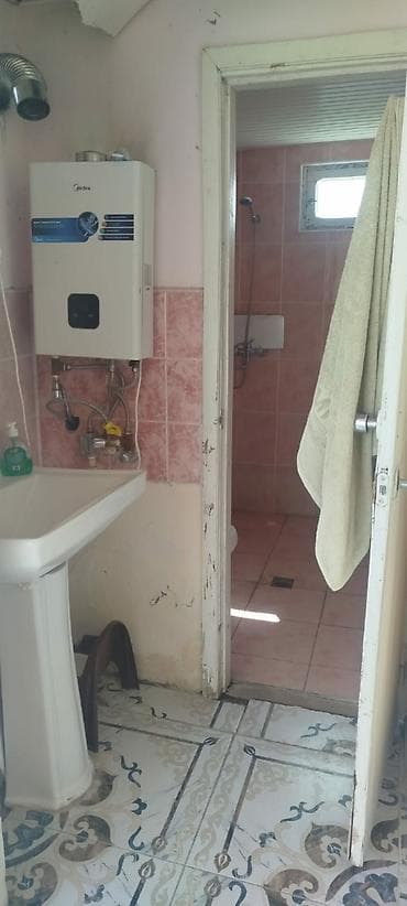 memar ecemide satilan evler: Satılır: fərdi yaşayış evi və həyətyanı sahə - Ünvan: asfaltlı, sakit — 6