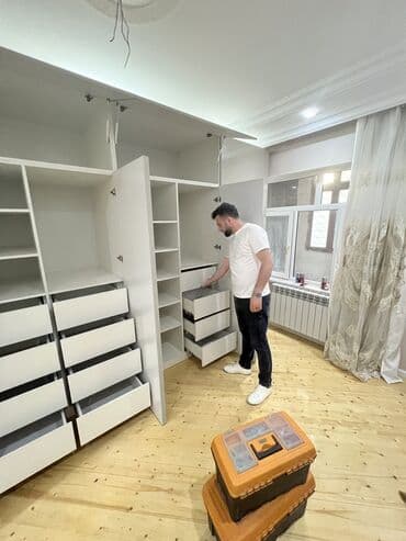 ışkaf: Düz dolab, Yataq otağı üçün, Paltar üçün, Açılan, Korpuslu, 5 qapı — 12
