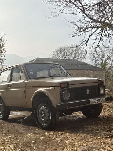 dən dən pribor: VAZ (LADA) 4x4 Niva: 1.6 l | Ofrouder/SUV — 1
