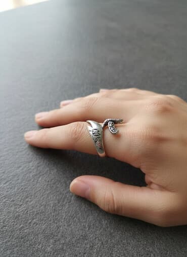 925 gümüş üzük – - Material: 925 sterling silver (üzüyün içində “CNZ
